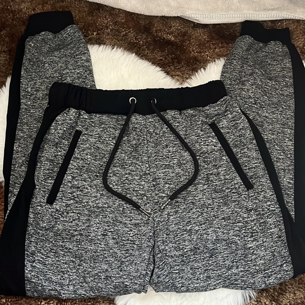 Casual joggers with pockets!